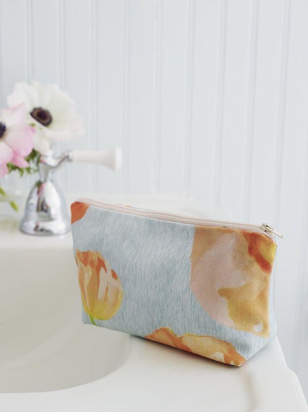Makeup Bag: Peach Poppies on Grey - Exquisite Beauty